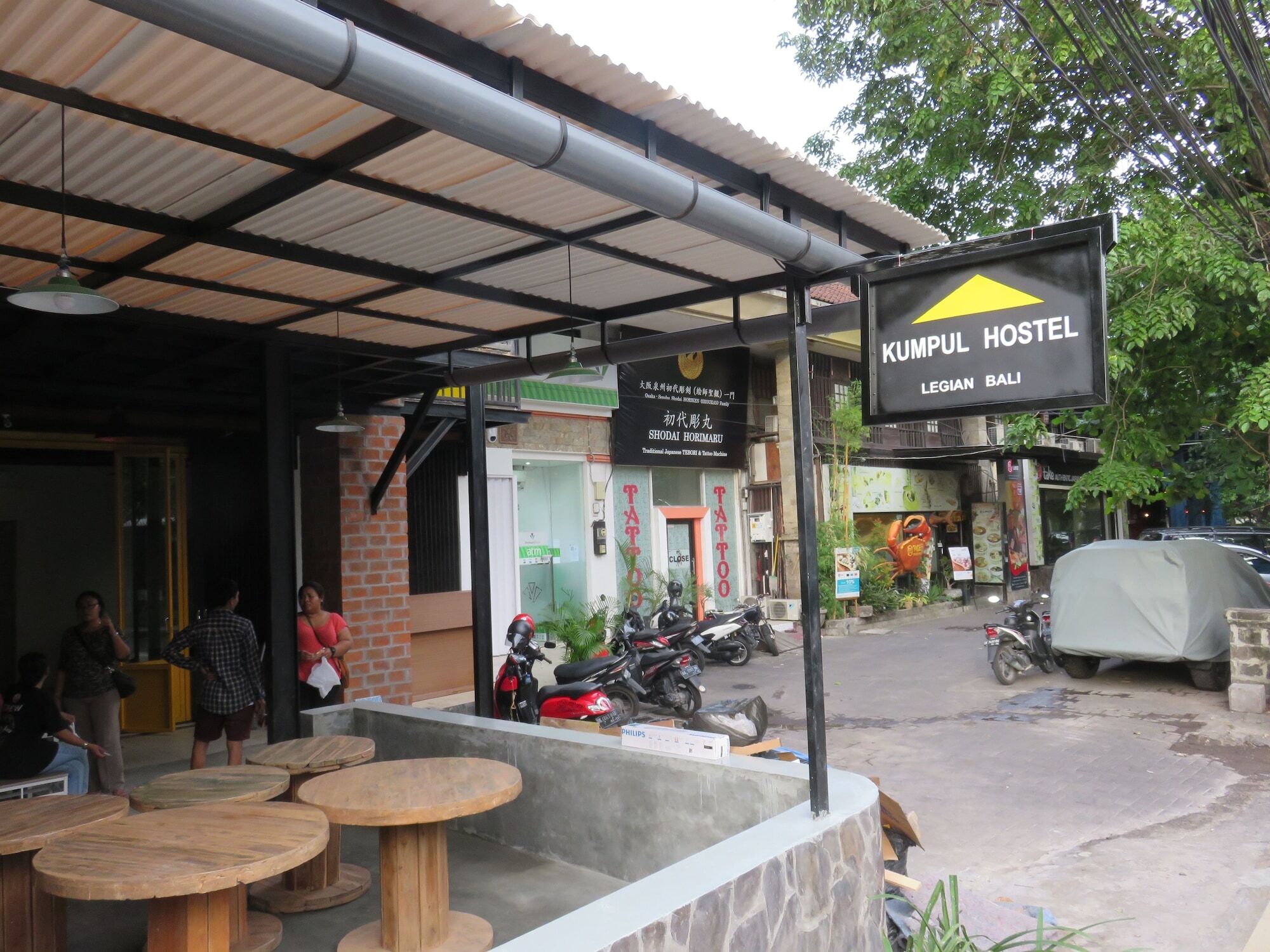 Kumpul Hostel Kuta Легиан Экстерьер фото