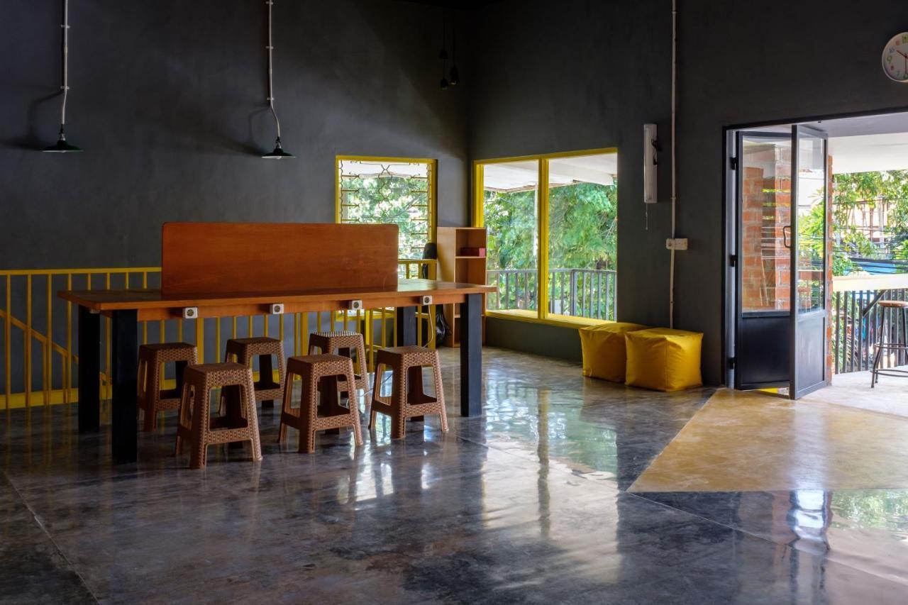 Kumpul Hostel Kuta Легиан Экстерьер фото