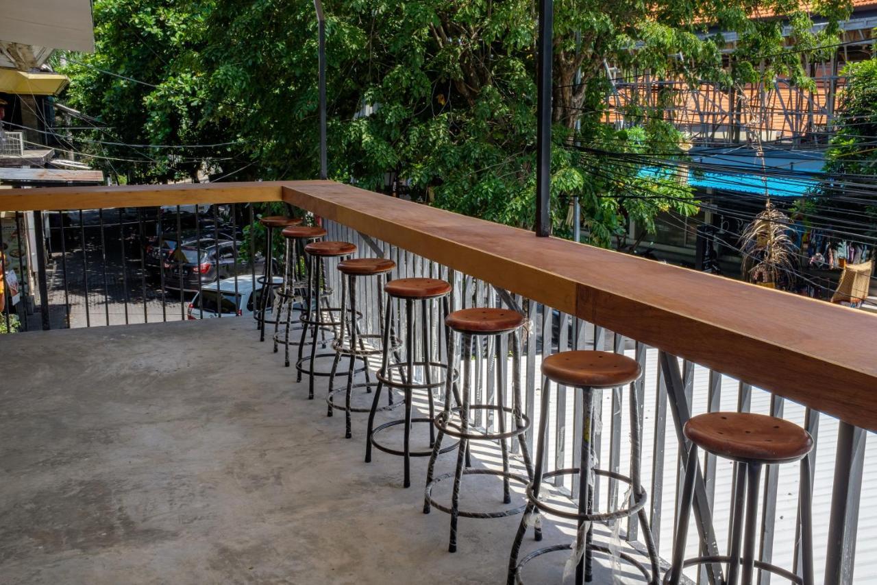 Kumpul Hostel Kuta Легиан Экстерьер фото