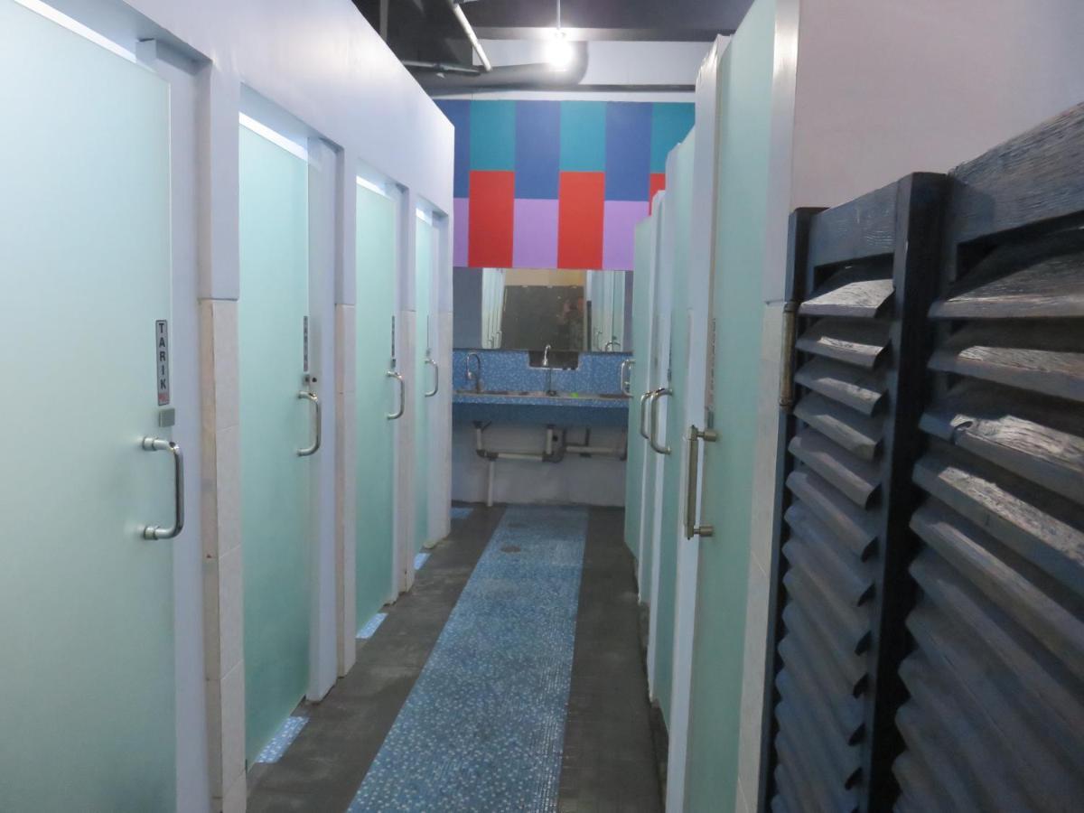 Kumpul Hostel Kuta Легиан Экстерьер фото