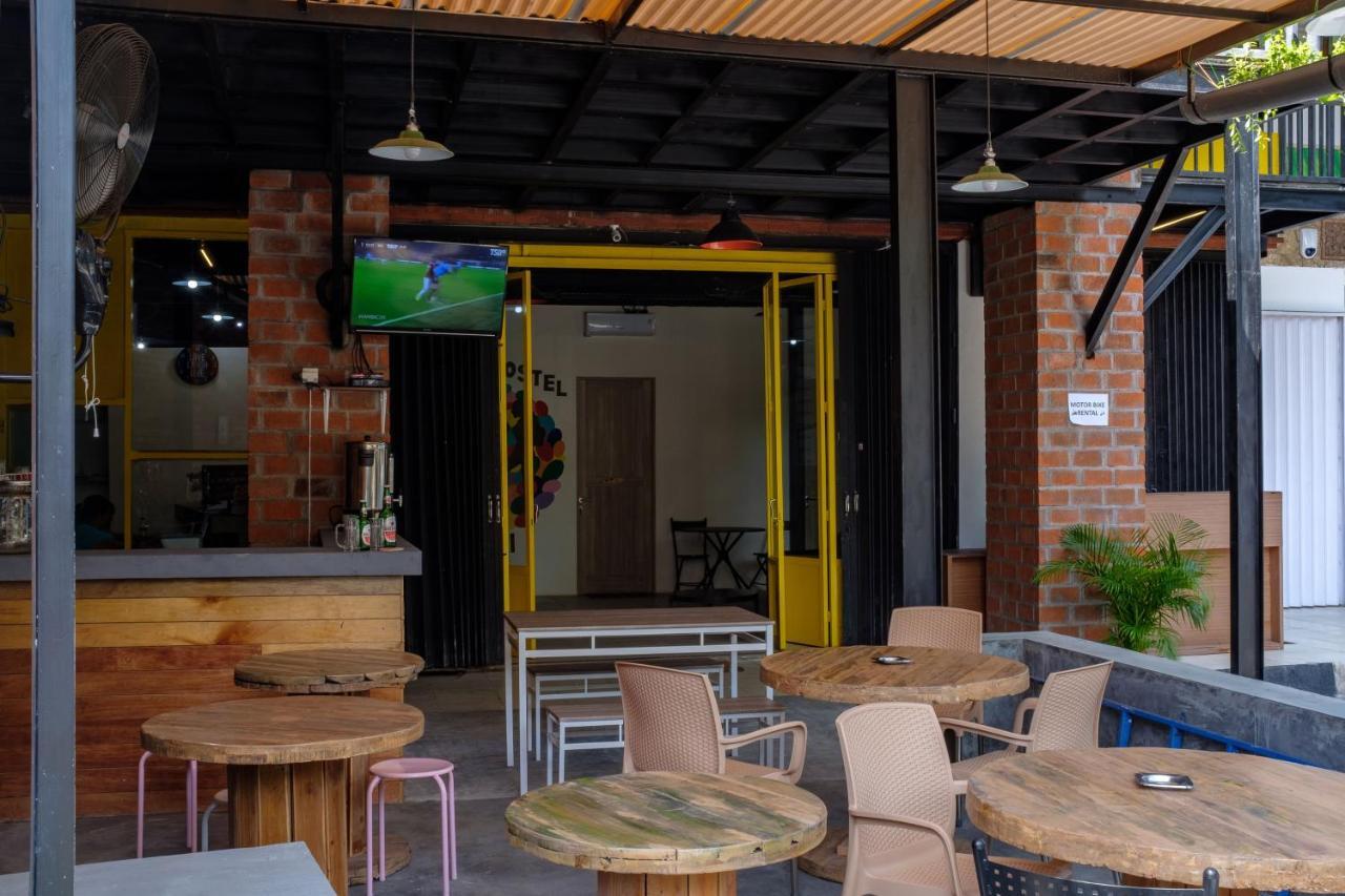 Kumpul Hostel Kuta Легиан Экстерьер фото